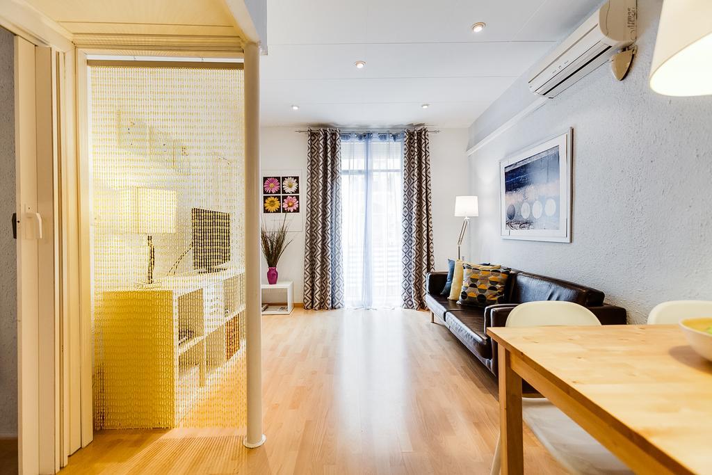 Deep Purple Apartment บาร์เซโลนา ภายนอก รูปภาพ