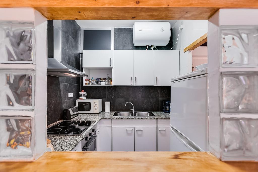 Deep Purple Apartment บาร์เซโลนา ภายนอก รูปภาพ