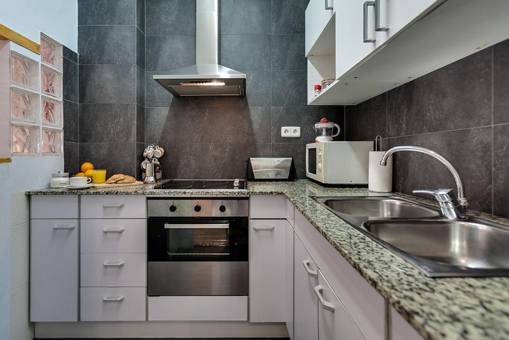 Deep Purple Apartment บาร์เซโลนา ภายนอก รูปภาพ