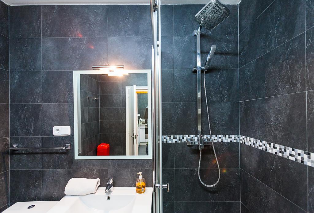 Deep Purple Apartment บาร์เซโลนา ภายนอก รูปภาพ